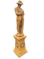 22nice4me Garden Statues rust-coloured concrete ANZAC soldier memorial statue on a decorative pillar with wreath detail