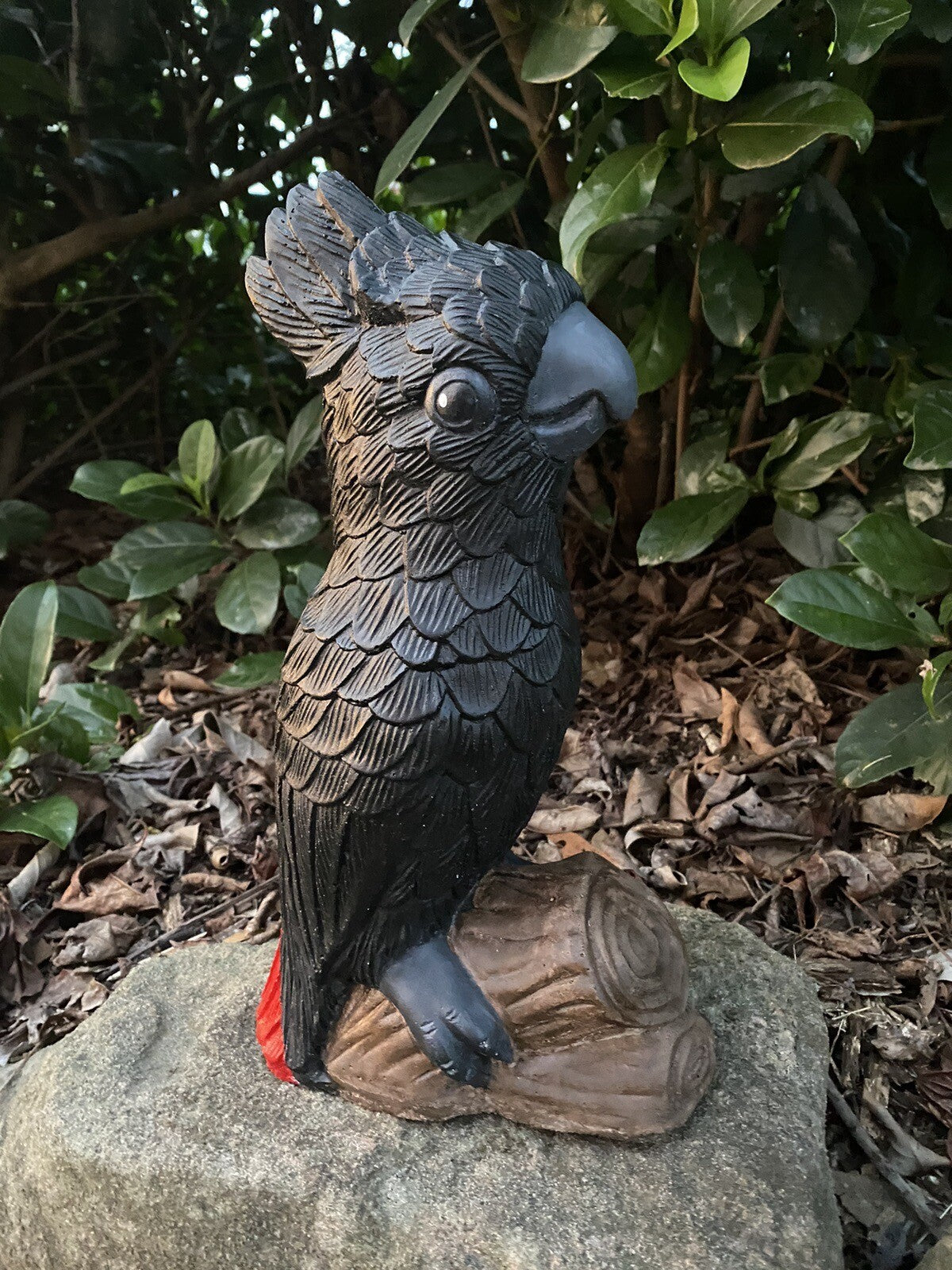 22nice4me Garden Statues hand-painted concrete red-tailed black cockatoo bird ornament perched on a branch