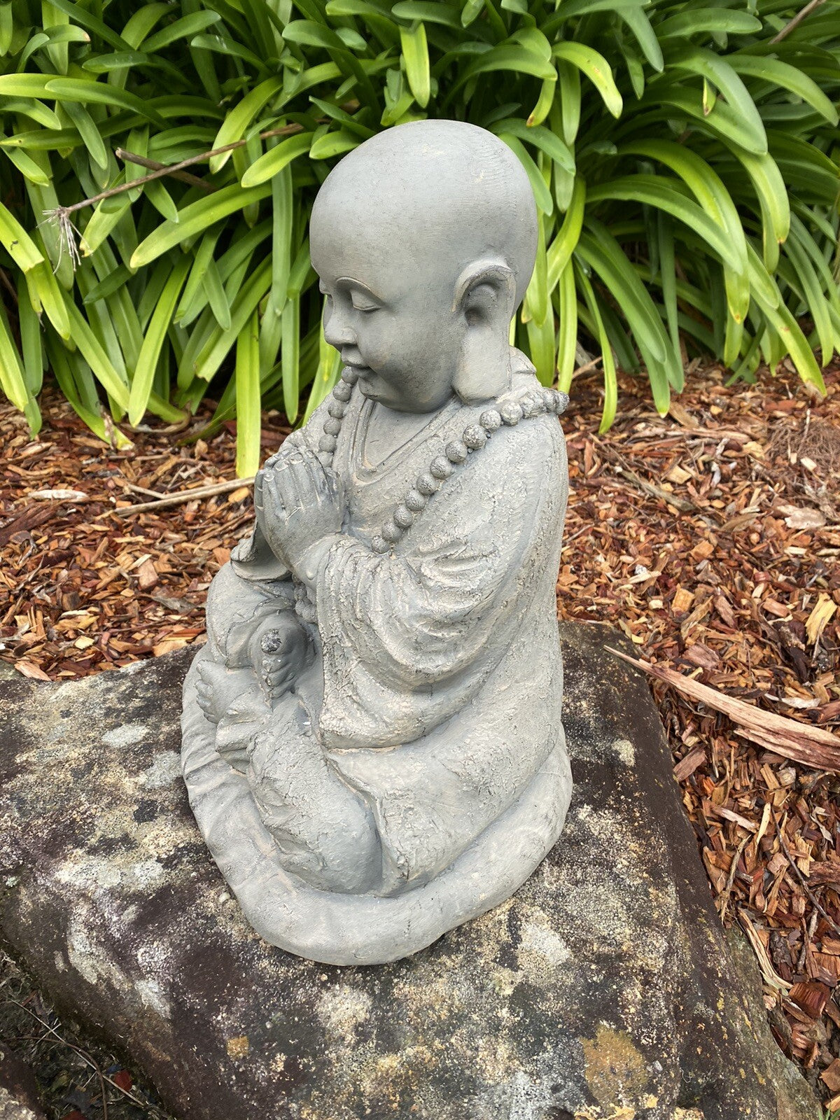 22nice4me Garden Statues blessing happy Buddha figurine in grey GRC concrete with an antique hand-painted finish