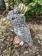 22nice4me Garden Statues hand-painted concrete Sulphur-Crested Cockatoo bird ornament perched on a branch