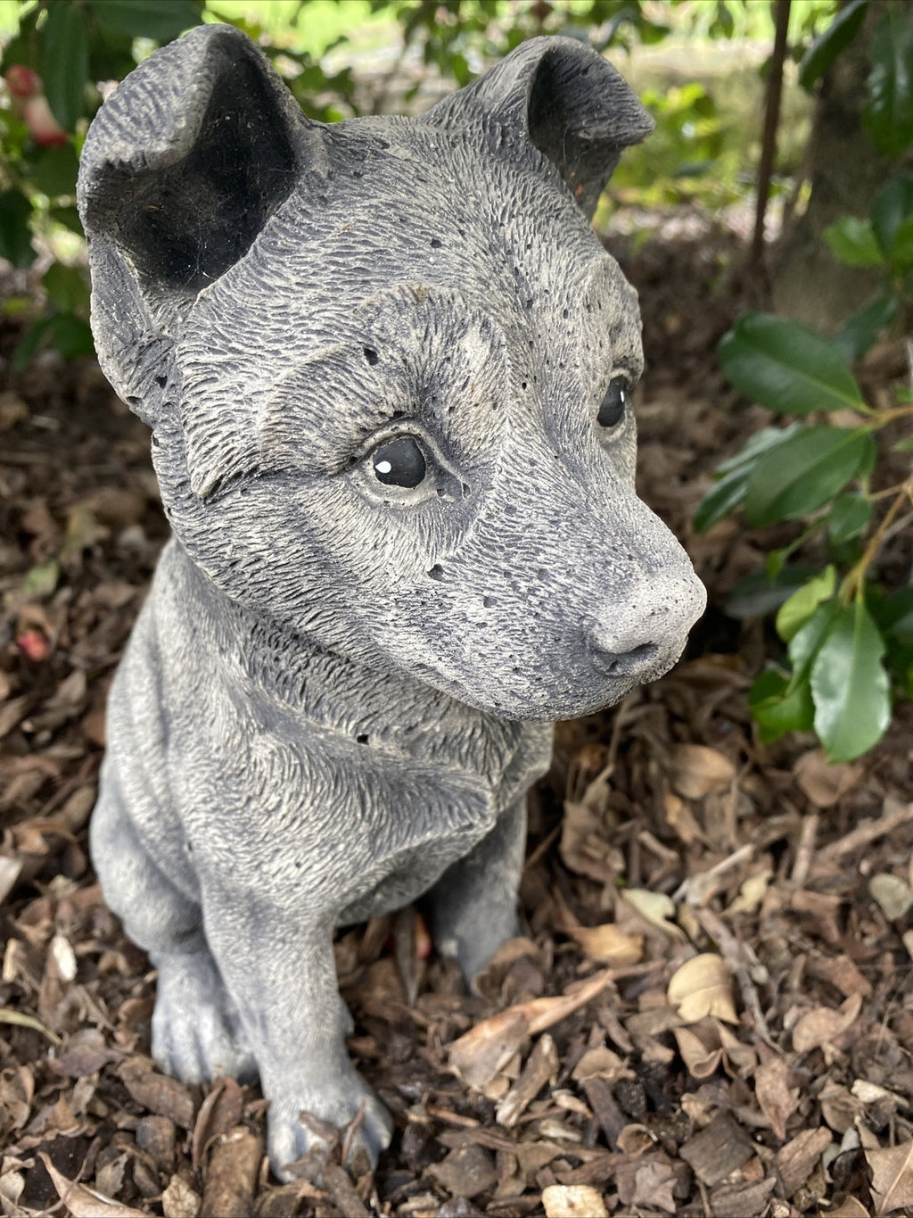 22nice4me Garden Statues concrete Australian Cattle Dog ornament with detailed fur texture in a garden setting.