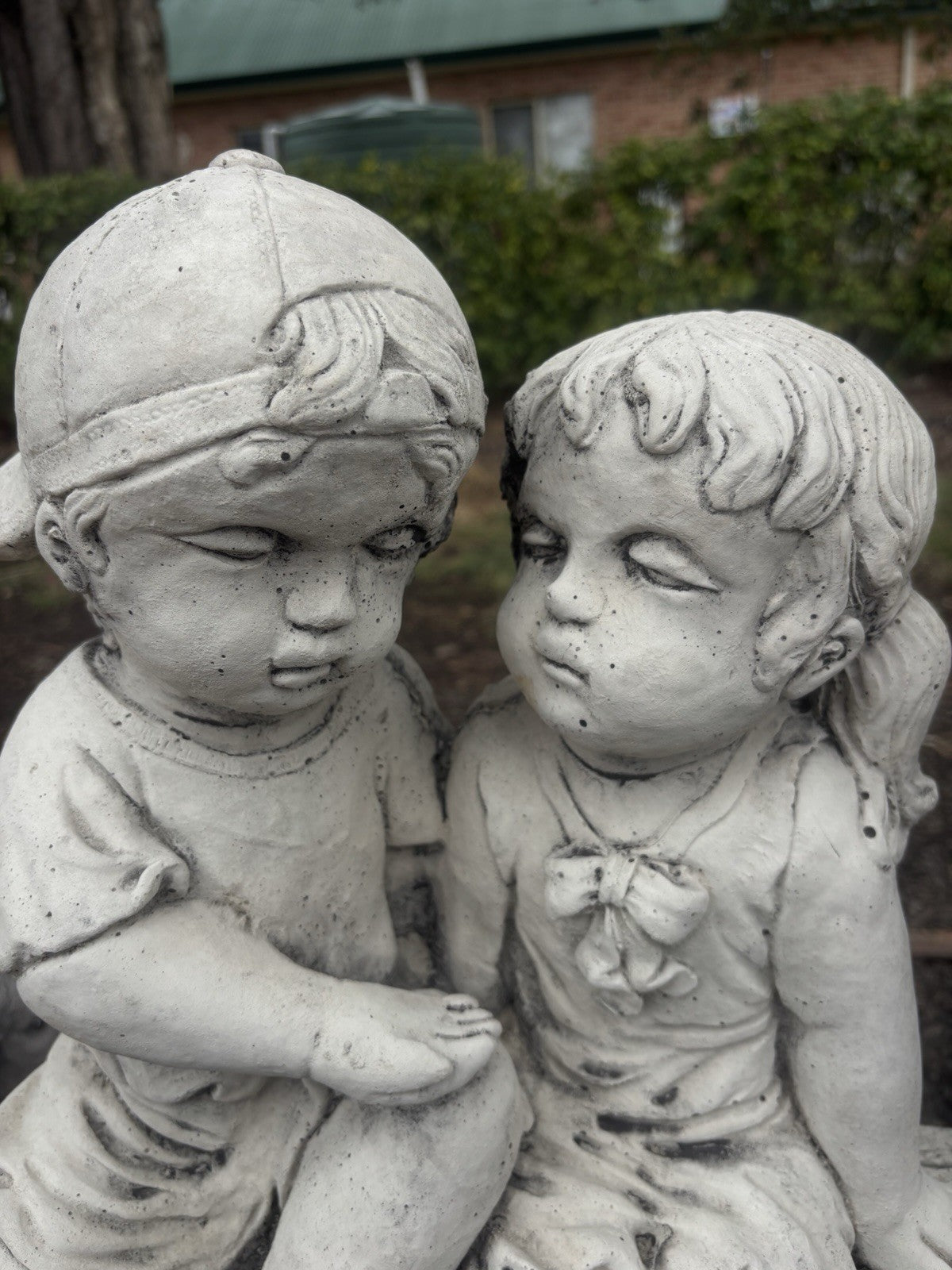22nice4me Garden Statues concrete boy and girl ornament with a cream stone finish for outdoor garden decor