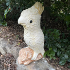 22nice4me Garden Statues hand-painted concrete sulphur-crested cockatoo bird ornament perched on a log