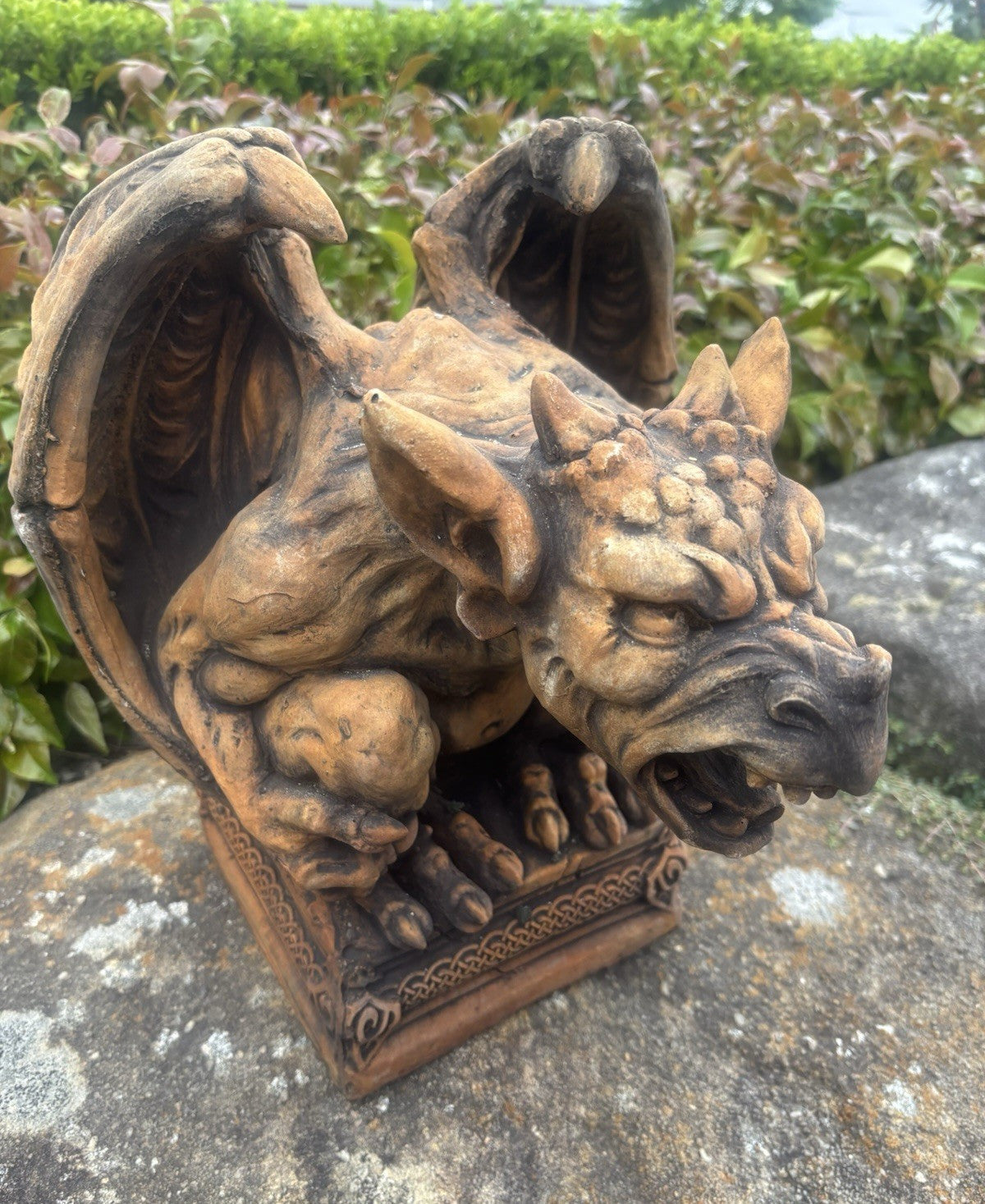 22nice4me Garden Statues concrete gargoyle with a rust finish, featuring detailed wings, horns, and a fierce expression