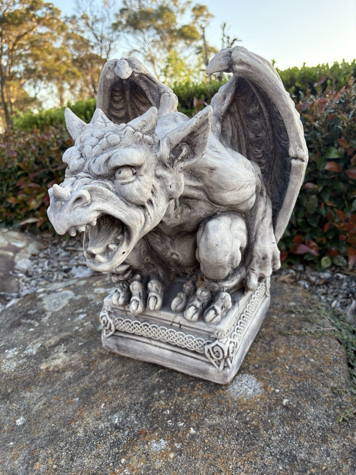 22nice4me Garden Statues concrete gargoyle with fierce expression, detailed wings, and horns on a decorative base.