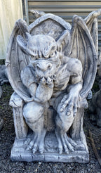 22nice4me Garden Statues concrete gargoyle sitting on a throne with a hand-painted matt finish for outdoor decor