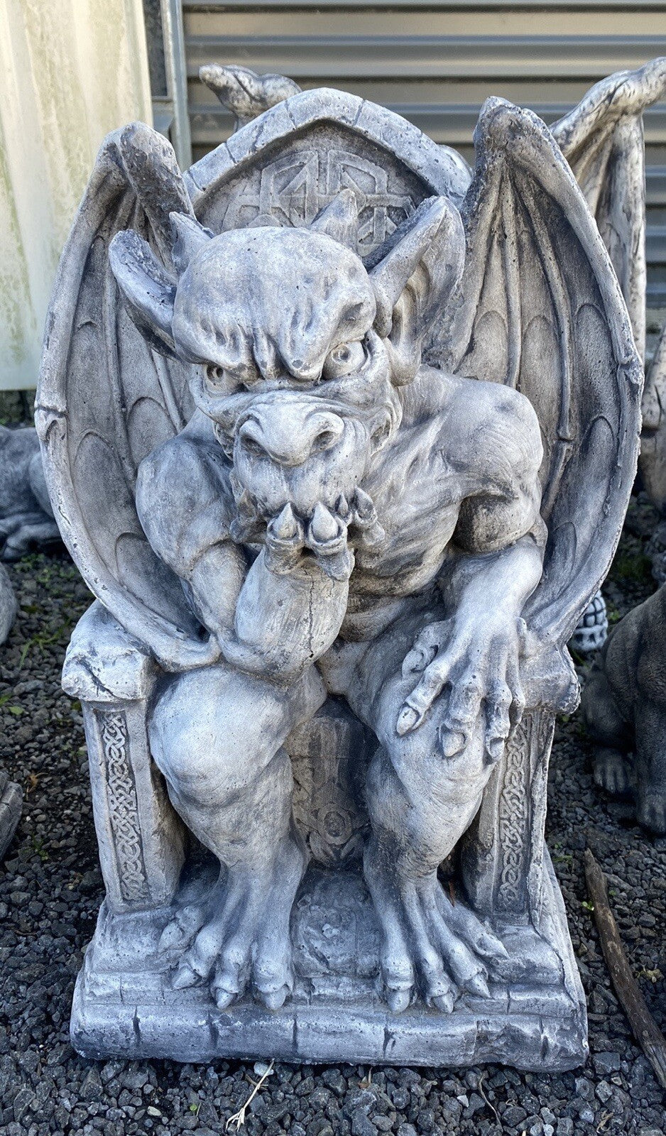 22nice4me Garden Statues concrete gargoyle sitting on a throne with a hand-painted matt finish for outdoor decor