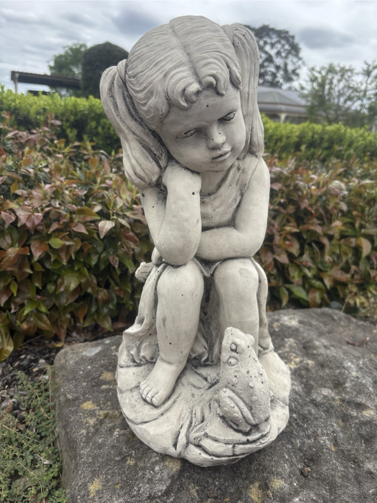 22nice4me Garden Statues concrete girl with frog ornament featuring a weathered grey stone finish in a garden setting