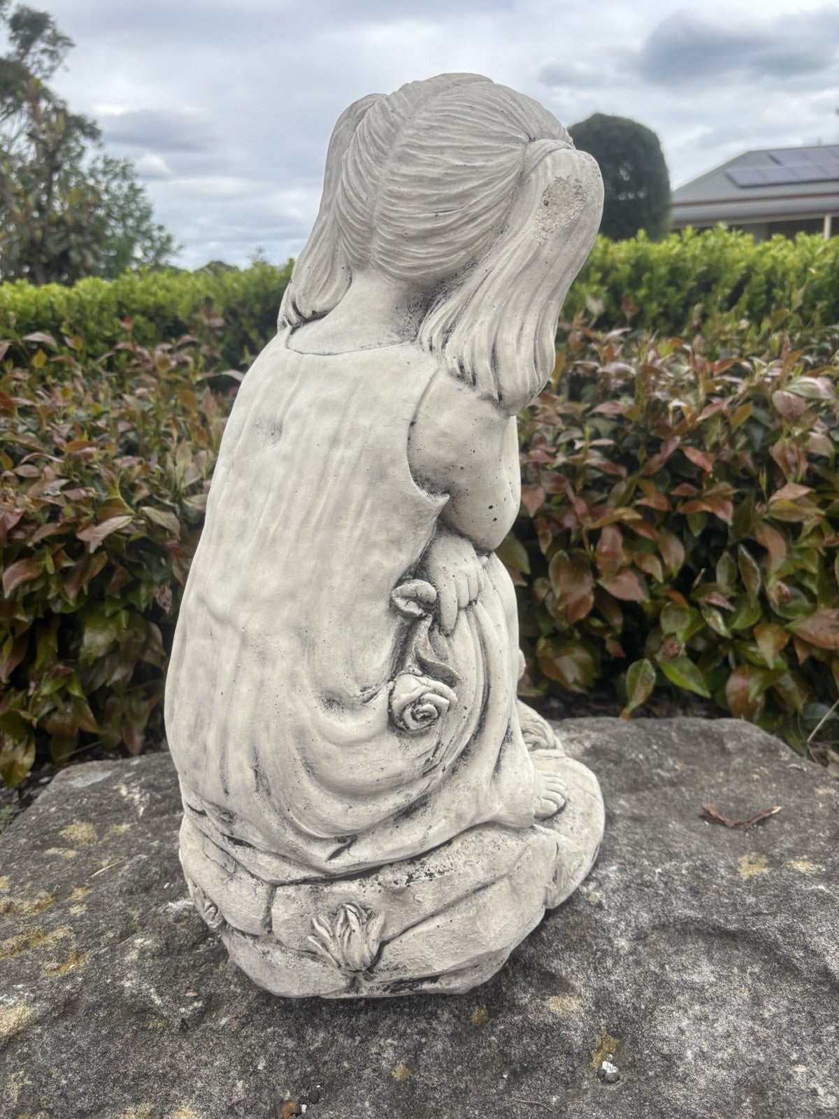 22nice4me Garden Statues concrete girl with frog ornament featuring a weathered grey stone finish in a garden setting