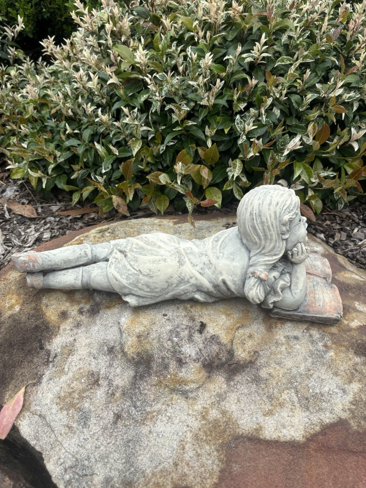 22nice4me Garden Statues concrete ornament of a girl lying down reading a book, hand-painted for a garden setting