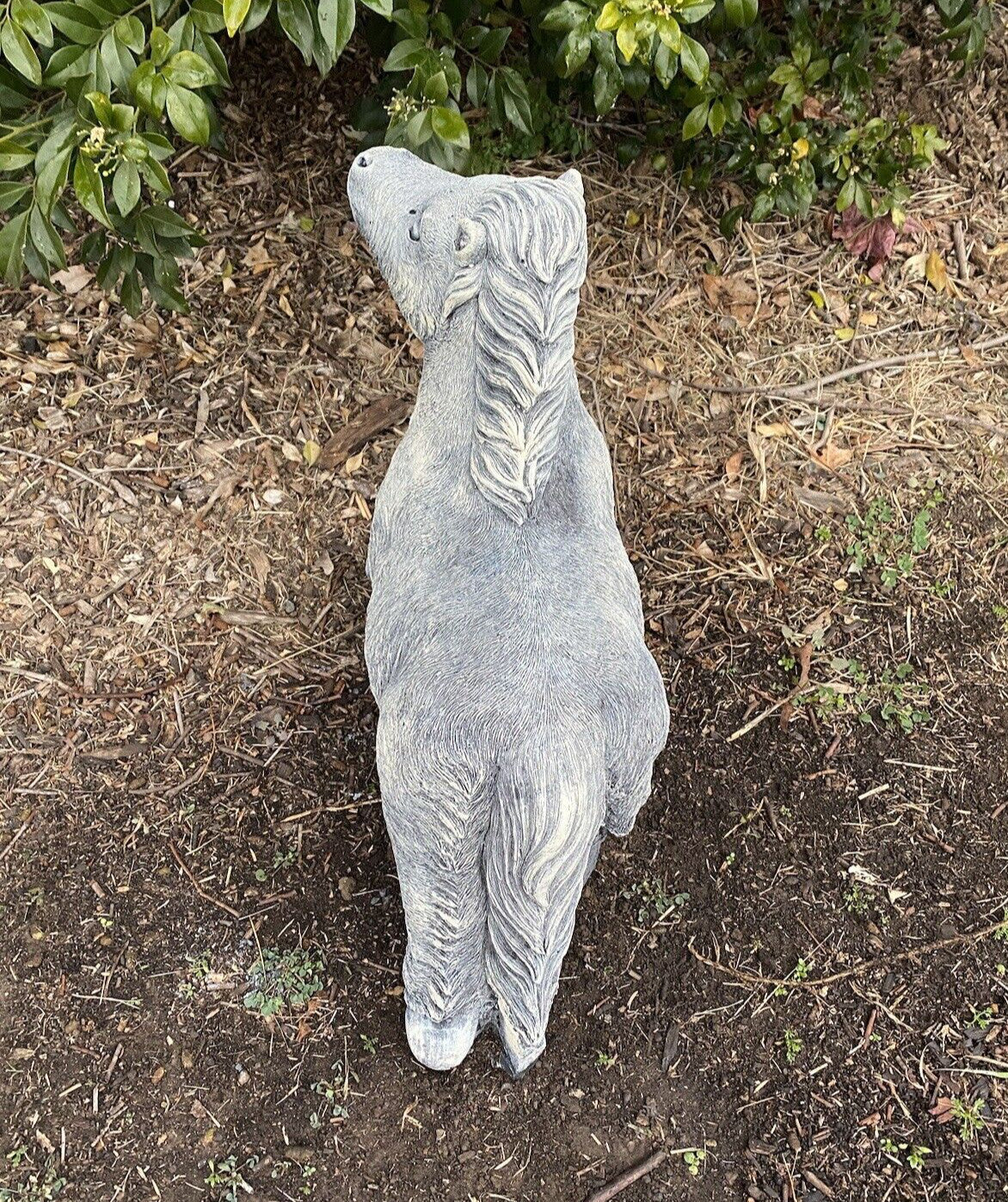 22nice4me Garden Statues concrete horse garden ornament with a grey hand-painted matt finish, viewed from above.