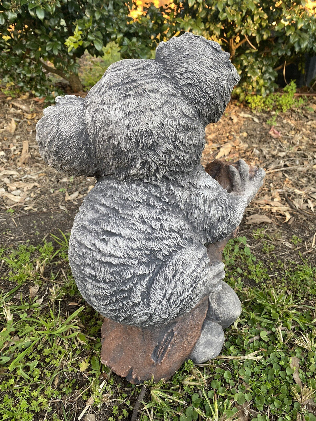 22nice4me Garden Statues hand-painted concrete koala on a branch garden ornament with realistic textured fur detail