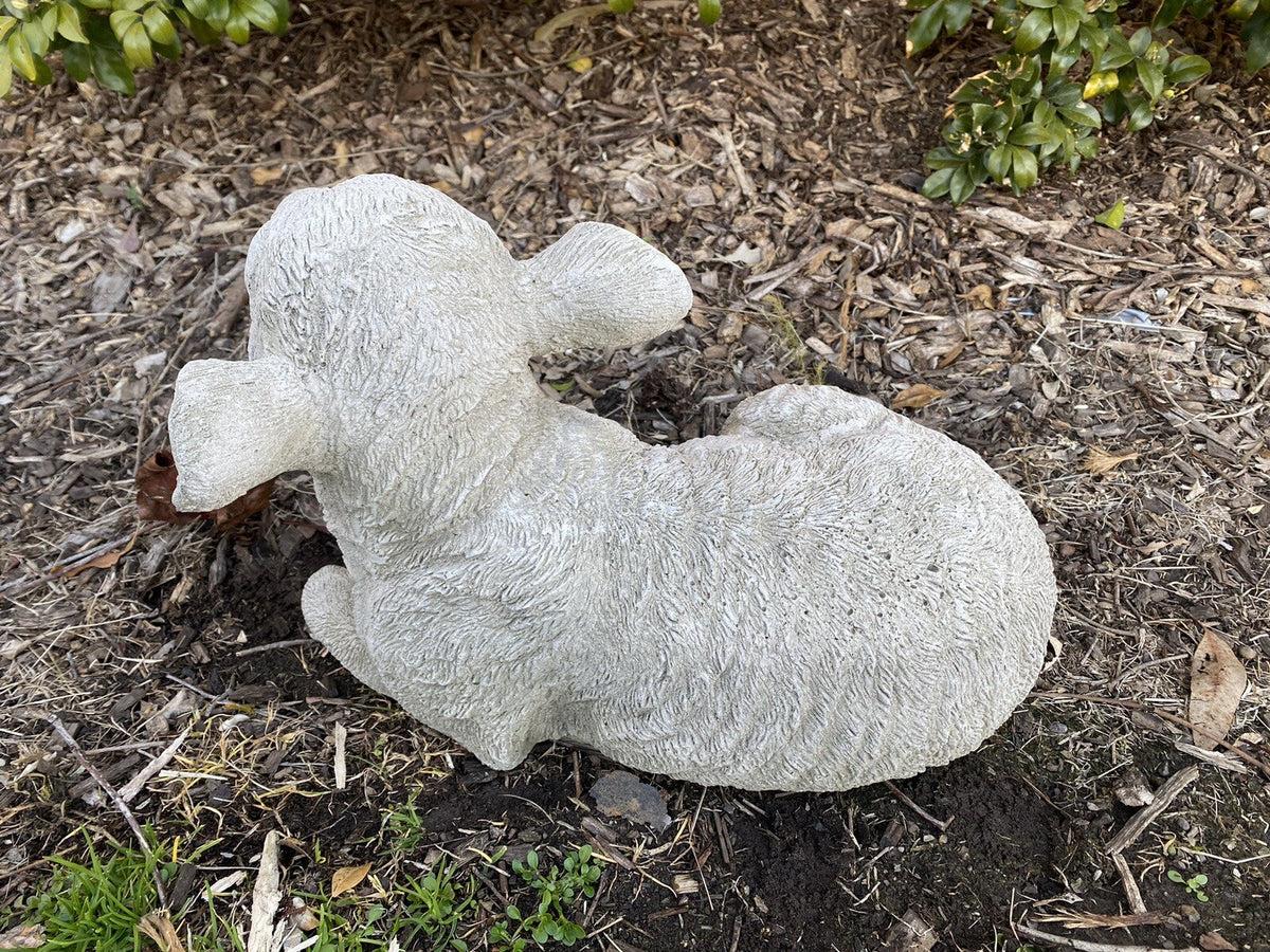 22nice4me Garden Statues concrete lamb ornament in a realistic laying down pose with a textured matt finish