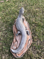 22nice4me Garden Statues hand-painted concrete blue tongue lizard ornament basking on a rock for outdoor decor
