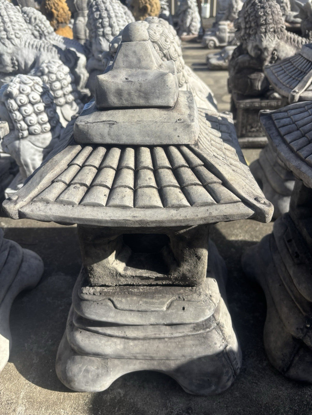 22nice4me Garden Statues concrete Asian-style pagoda lantern with a tiered roof and natural grey finish.