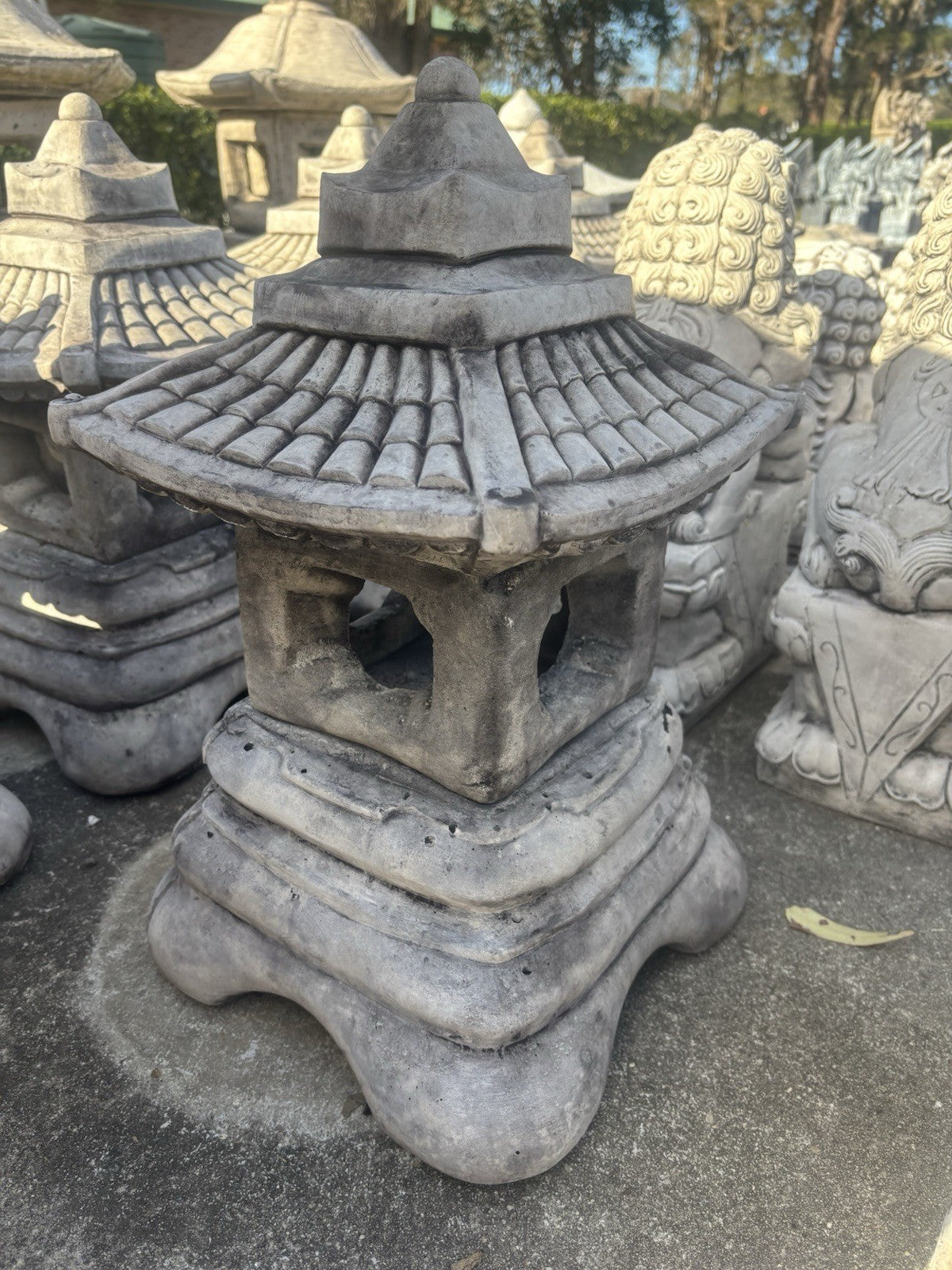 22nice4me Garden Statues concrete Asian-style pagoda lantern with a tiered roof and weathered grey finish