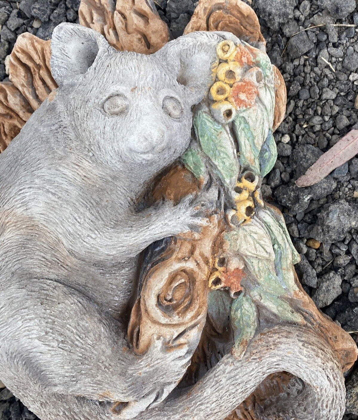 22nice4me Garden Statues hand-painted concrete possum plaque with branch and eucalyptus leaves for outdoor wall decor