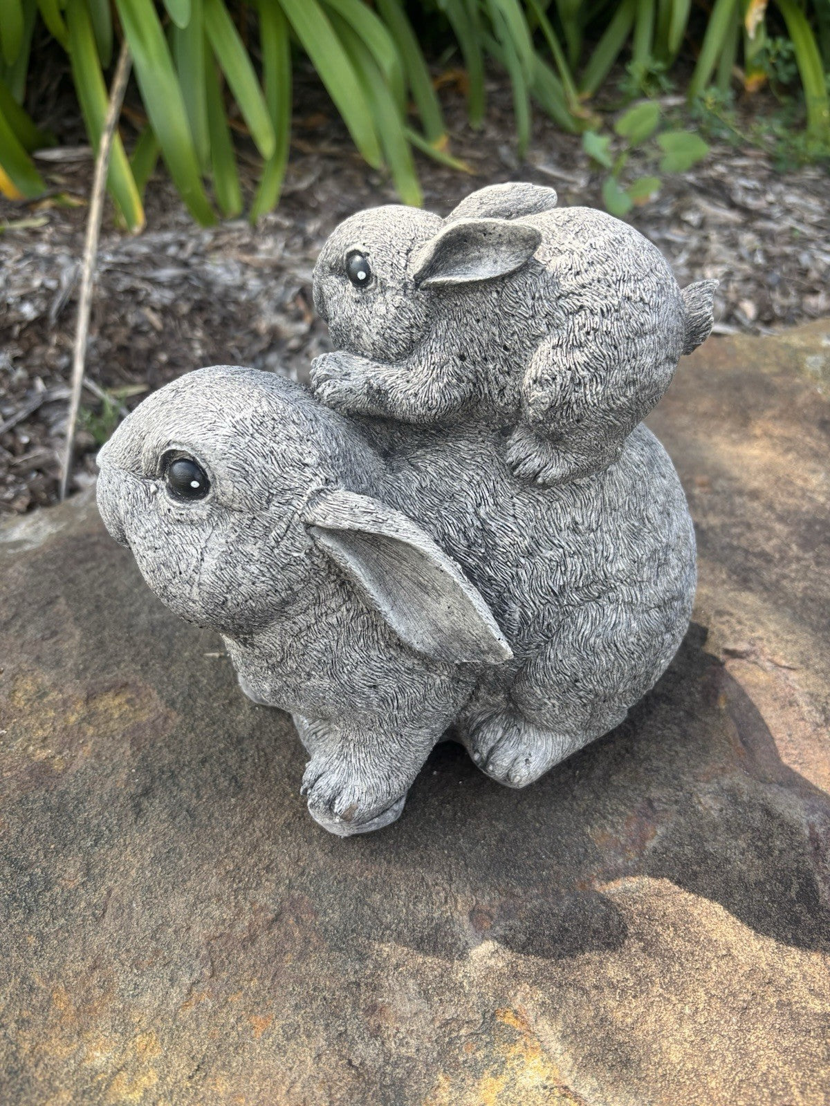 22nice4me Garden Statues concrete rabbit bunny ornament with a smaller rabbit on its back, rustic grey matte finish.