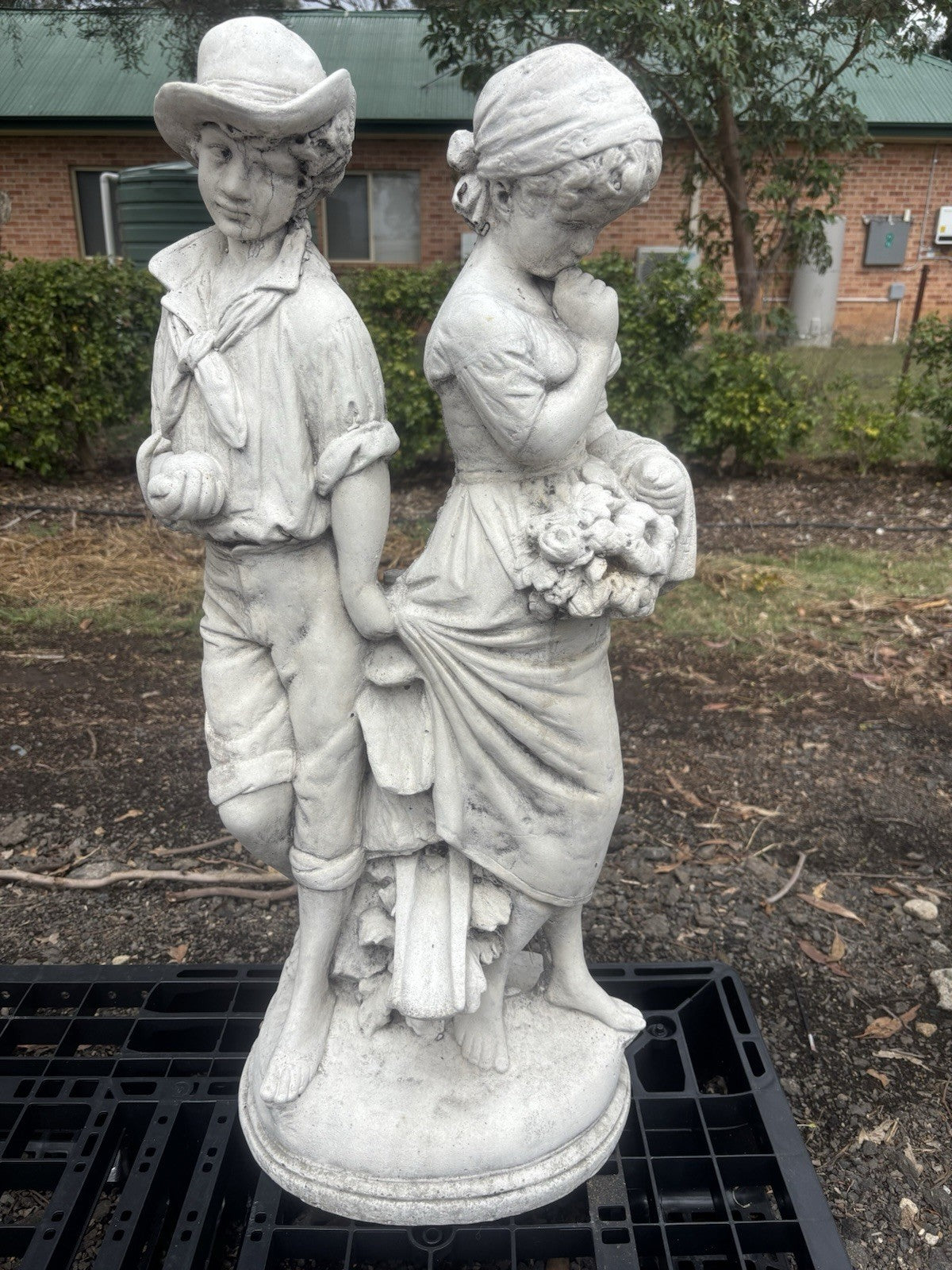 22nice4me Garden Statues white concrete first love sculpture featuring a man and woman in a romantic garden setting