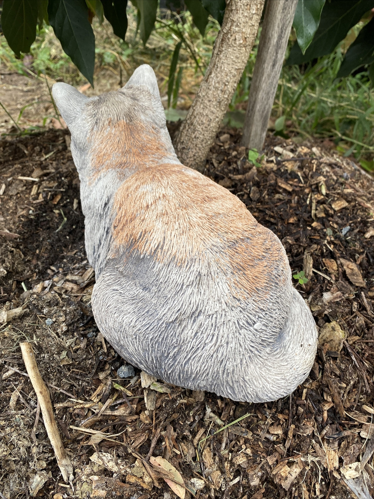 22nice4me Garden Statues grey and tan concrete sleeping cat ornament with realistic fur texture in a garden setting