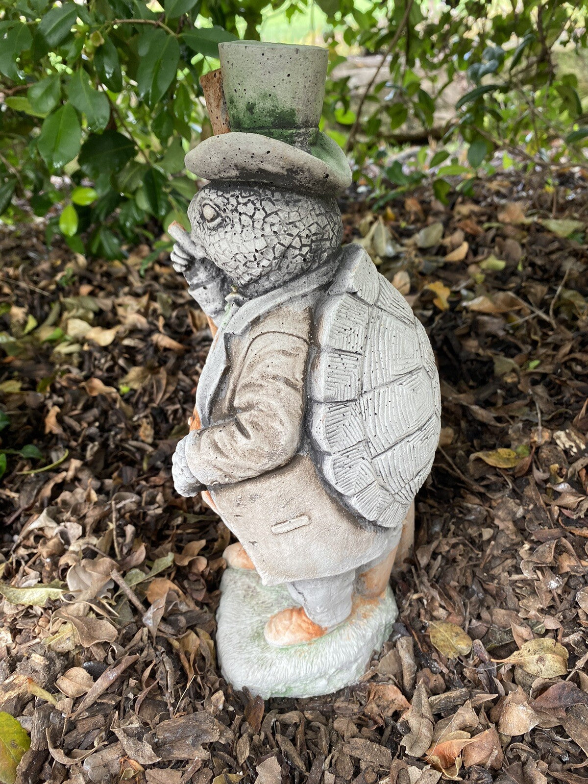 22nice4me Garden Statues Willow Mr Tolly tortoise concrete garden ornament wearing a top hat and holding a cigar
