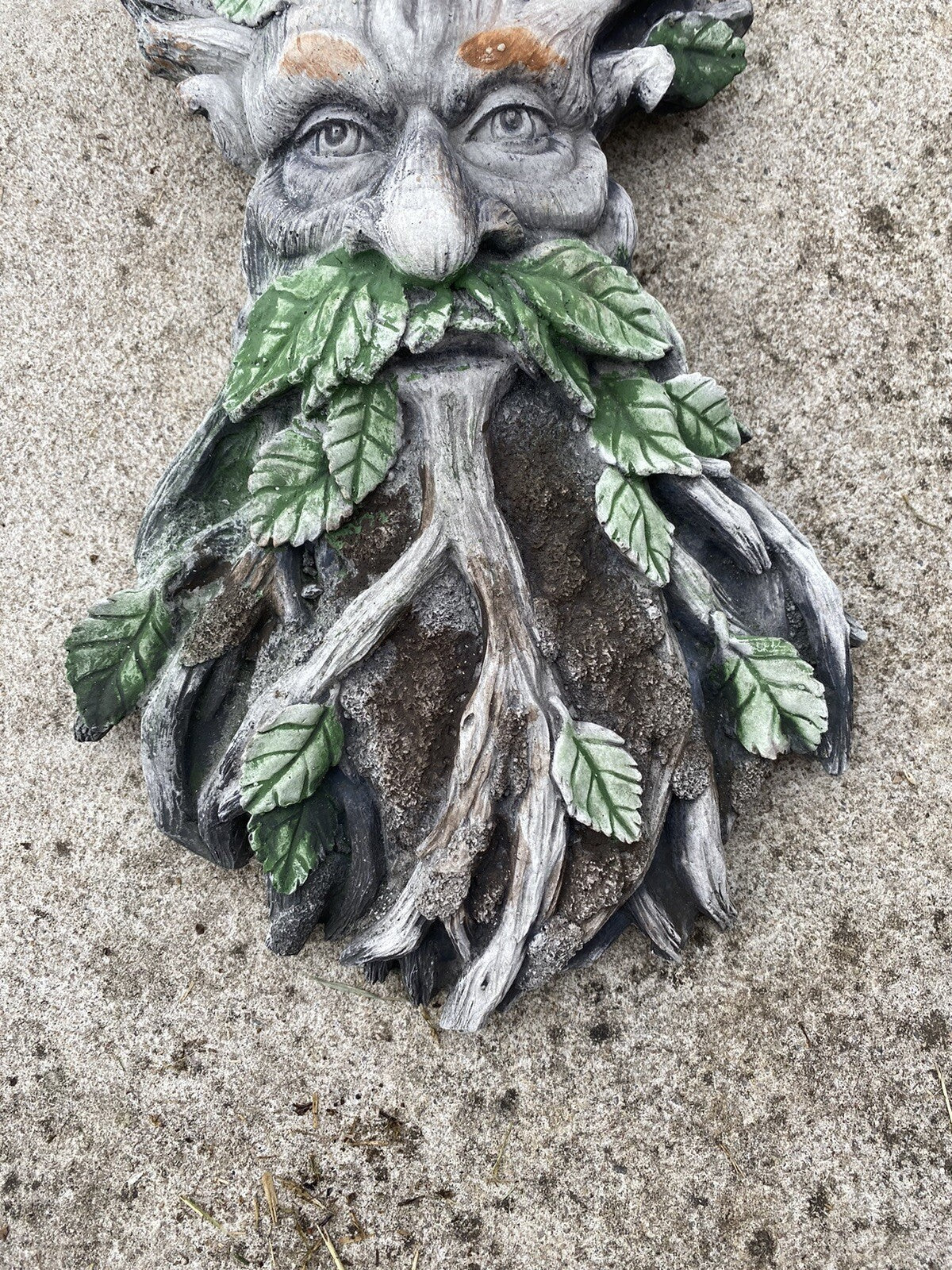 22nice4me Garden Statues concrete tree face wall hanging with green leaf beard and branch details for garden decor