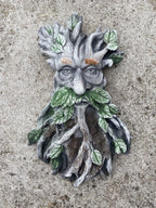 22nice4me Garden Statues concrete tree face wall hanging with hand-painted green leaves and weathered wood texture