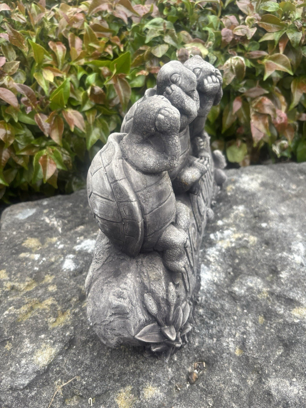 22nice4me Garden Statues concrete three wise turtles ornament with grey stone finish on a textured rock base