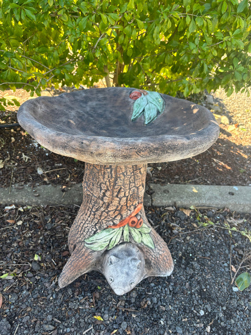 22nice4me Garden Statues concrete wombat bird bath with detailed tree trunk base and natural grey finish in a garden