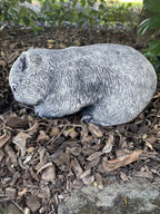 22nice4me Garden Statues hand-painted concrete wombat grazing ornament with an antique finish for garden decor