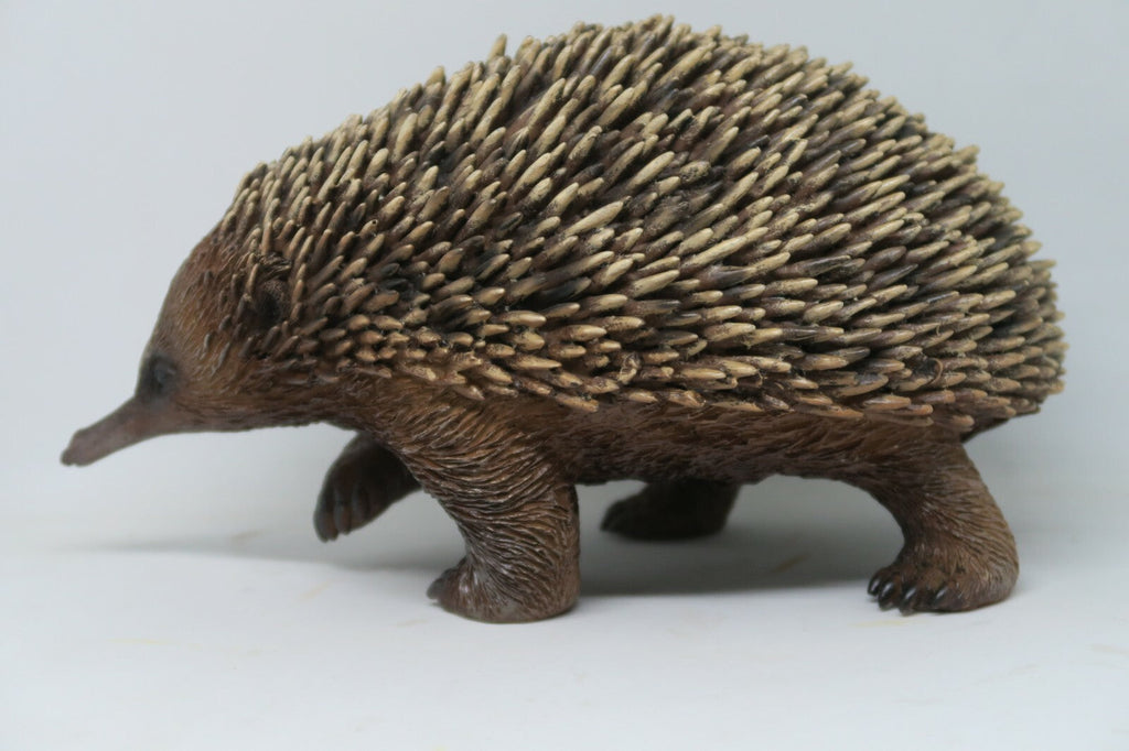 22nice4me Garden Statues hand-painted poly resin echidna figurine with realistic textured spines
