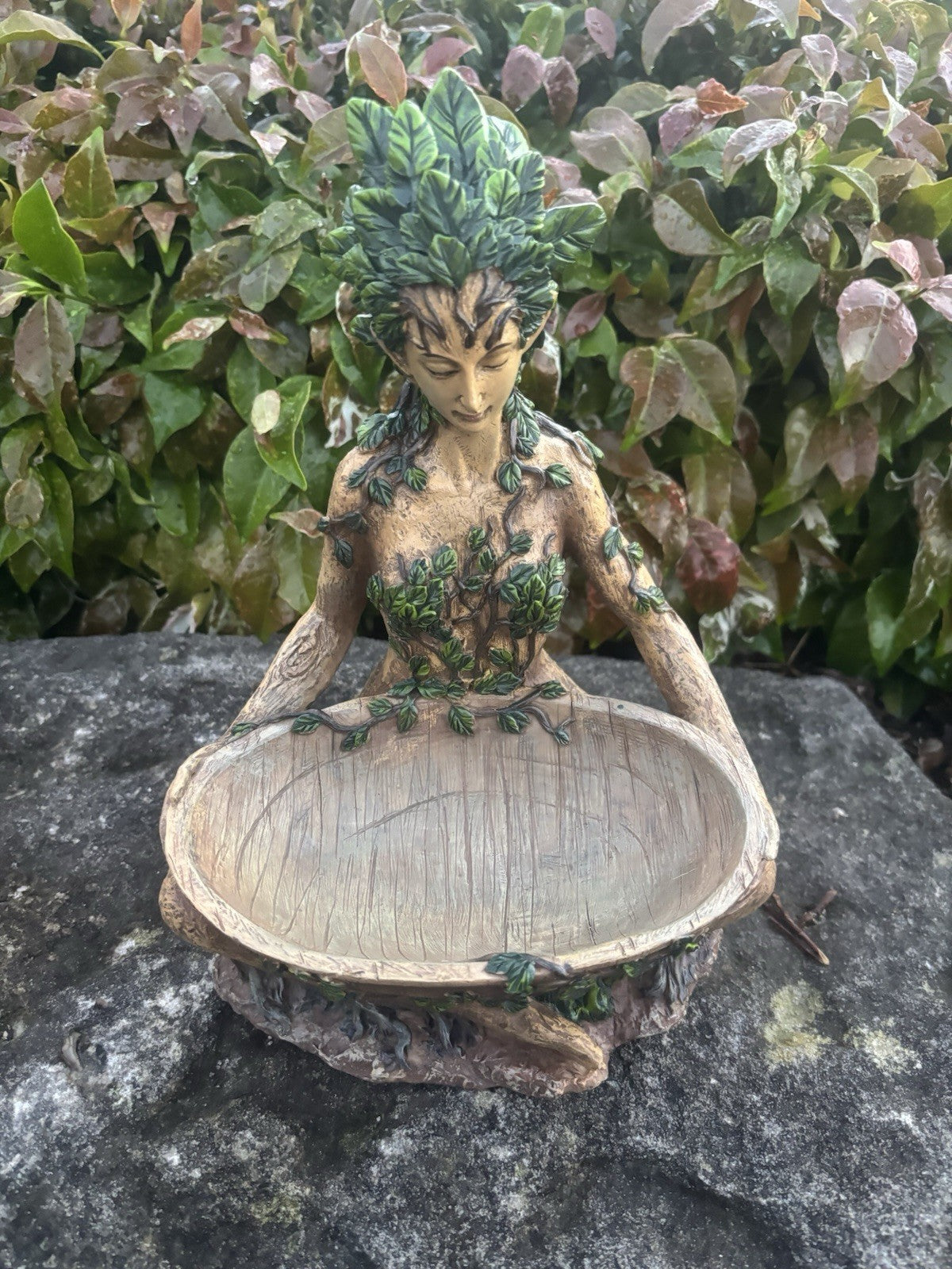 22nice4me Garden Statues resin Gaia goddess planter with green leaf foliage and rustic tree-inspired bowl