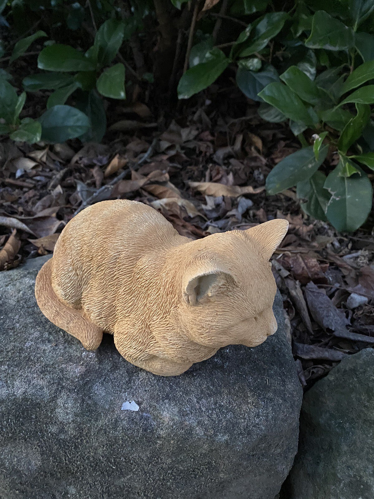 22nice4me Garden Statues ginger tabby cat sleeping statue made of hand-painted concrete for outdoor garden decor