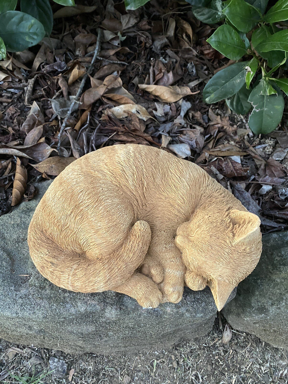 22nice4me Garden Statues ginger tabby cat memorial statue, hand-painted concrete sleeping kitten for outdoor garden