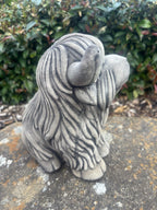 22nice4me Garden Statues grey concrete Highland cow ornament with shaggy texture and curved horns in a garden setting