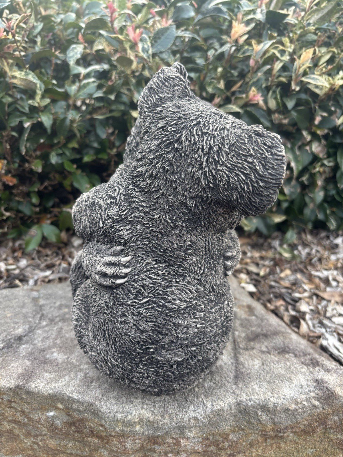 22nice4me Garden Statues grey concrete koala cuddling ornament with detailed fur texture in a garden setting