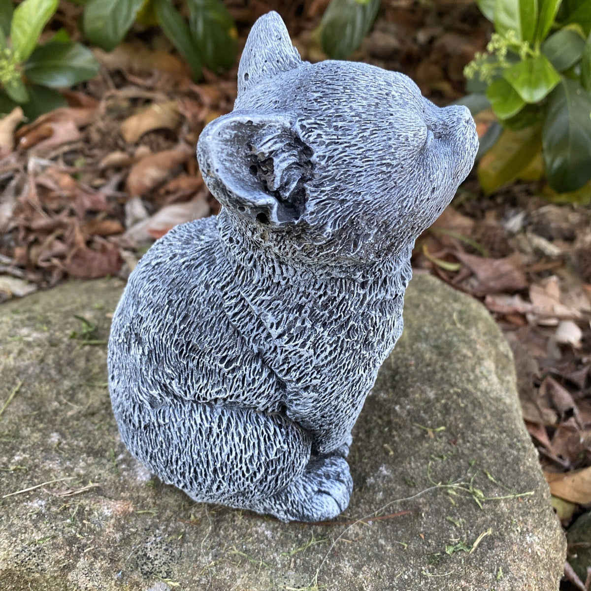 22nice4me Garden Statues grey concrete sitting cat garden ornament with textured fur detail