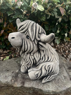 22nice4me Garden Statues Highland cow concrete garden statue with shaggy coat texture for rustic outdoor decor