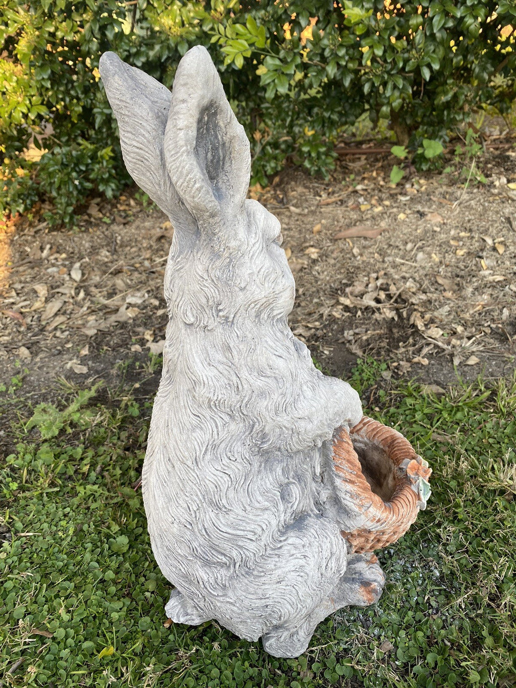 22nice4me Garden Statues rabbit concrete garden statue holding a basket planter, side view on grass