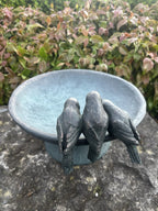 22nice4me Garden Statues resin bird feeder bowl with three decorative birds in a blue-green stone-look finish