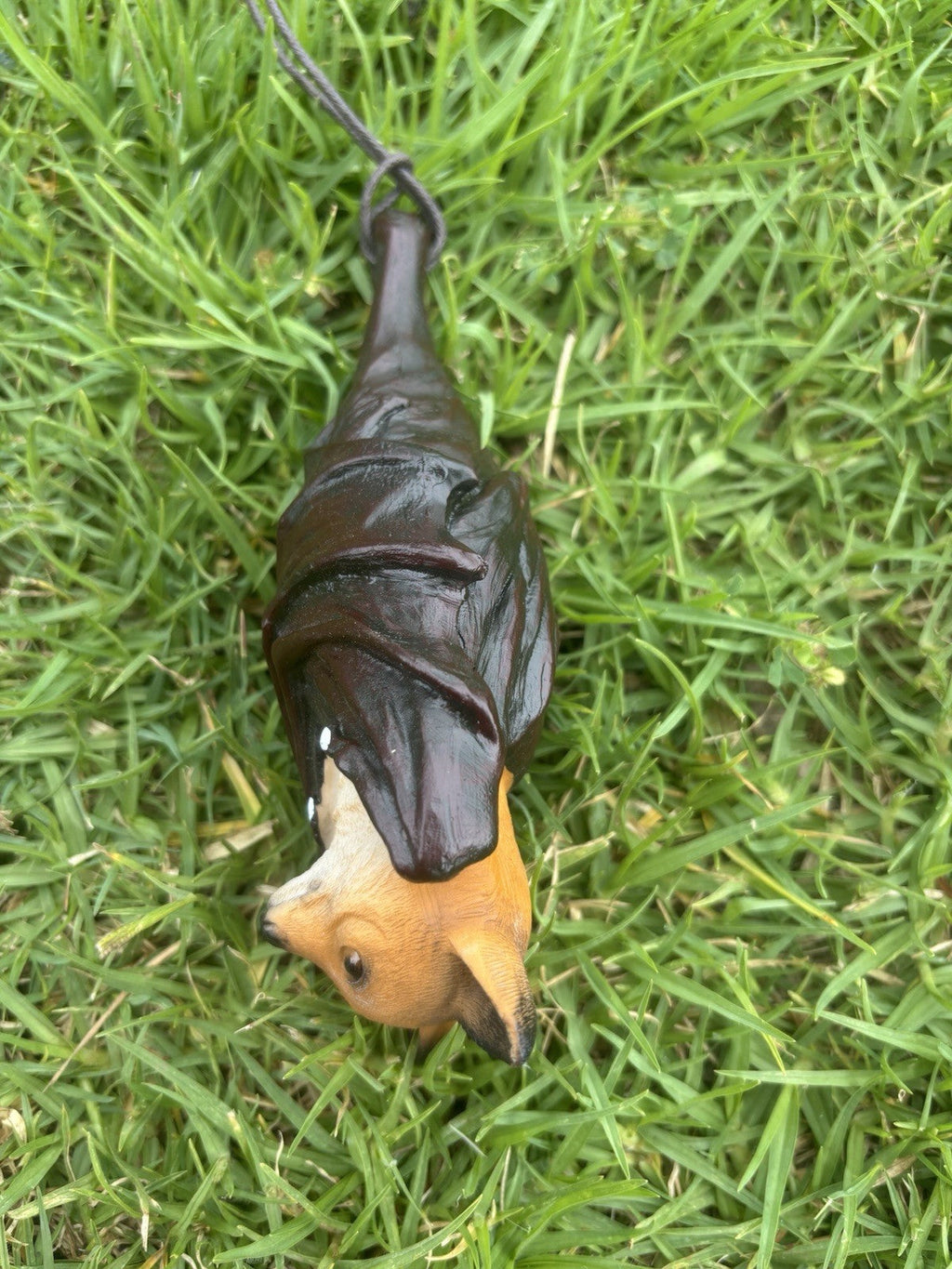 22nice4me Garden Statues resin hanging flying fox bat ornament with brown wings and tan face on green grass