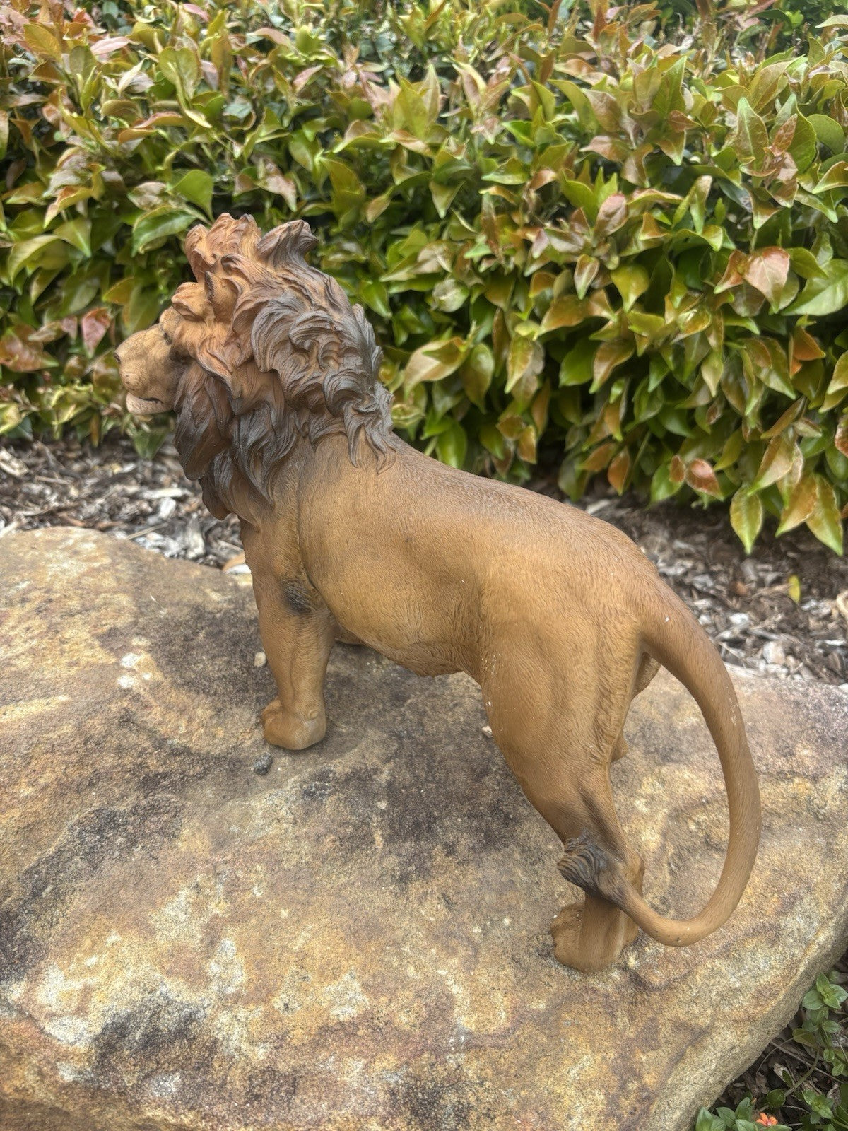 22nice4me Garden Statues resin lion ornament with textured mane and realistic brown finish standing on a stone rock