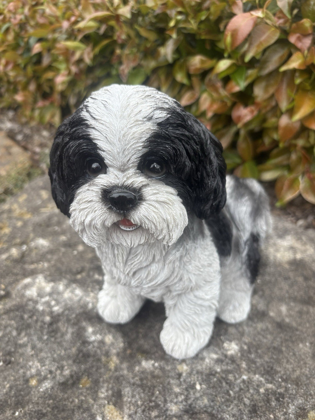 22nice4me Garden Statues resin Shih Tzu dog ornament with realistic black and white fur on a stone surface
