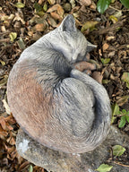 22nice4me Garden Statues grey concrete sleeping cat memorial statue with hand-painted antique finish in a garden