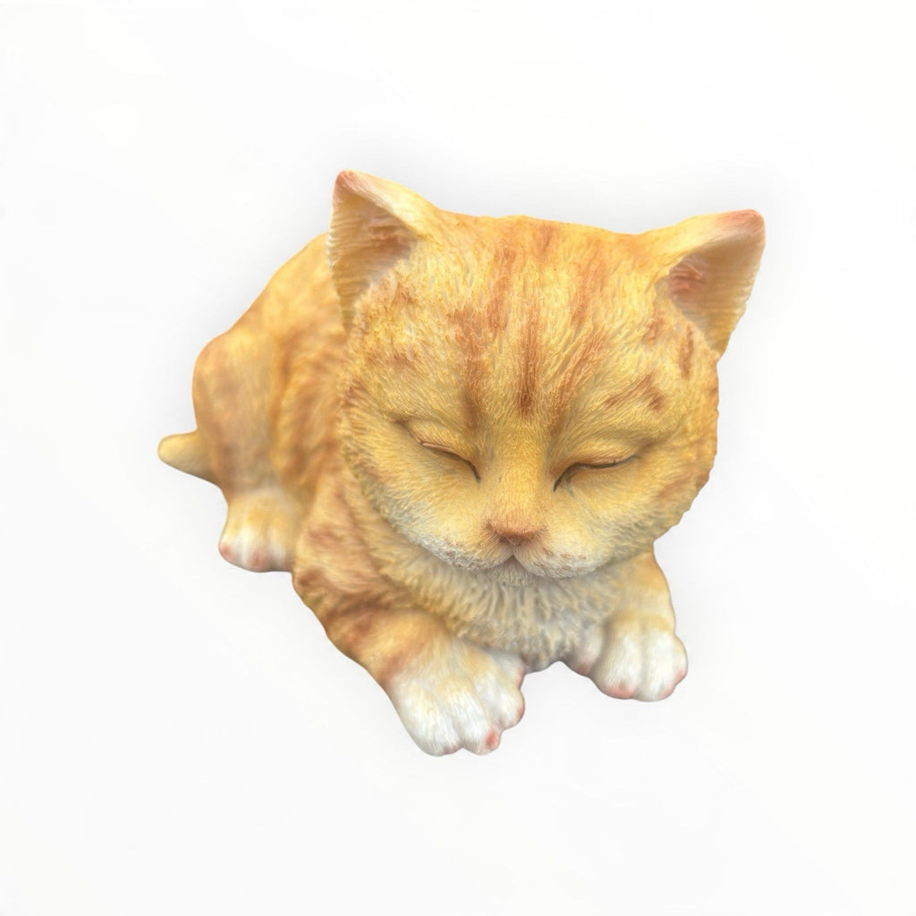 22nice4me Garden Statues resin sleeping ginger tabby cat ornament with textured fur and white paw details