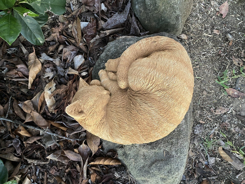 22nice4me Garden Statues ginger tabby sleeping cat concrete garden ornament with an antique finish