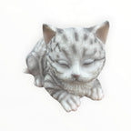 22nice4me Garden Statues resin sleeping grey tabby cat ornament with textured fur and peaceful curled-up pose