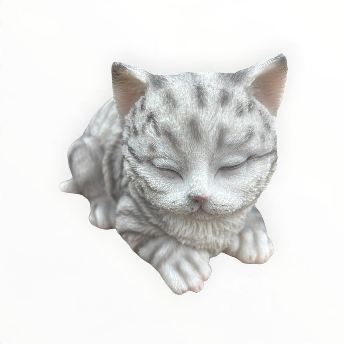 22nice4me Garden Statues resin sleeping grey tabby cat ornament with textured fur and peaceful curled-up pose