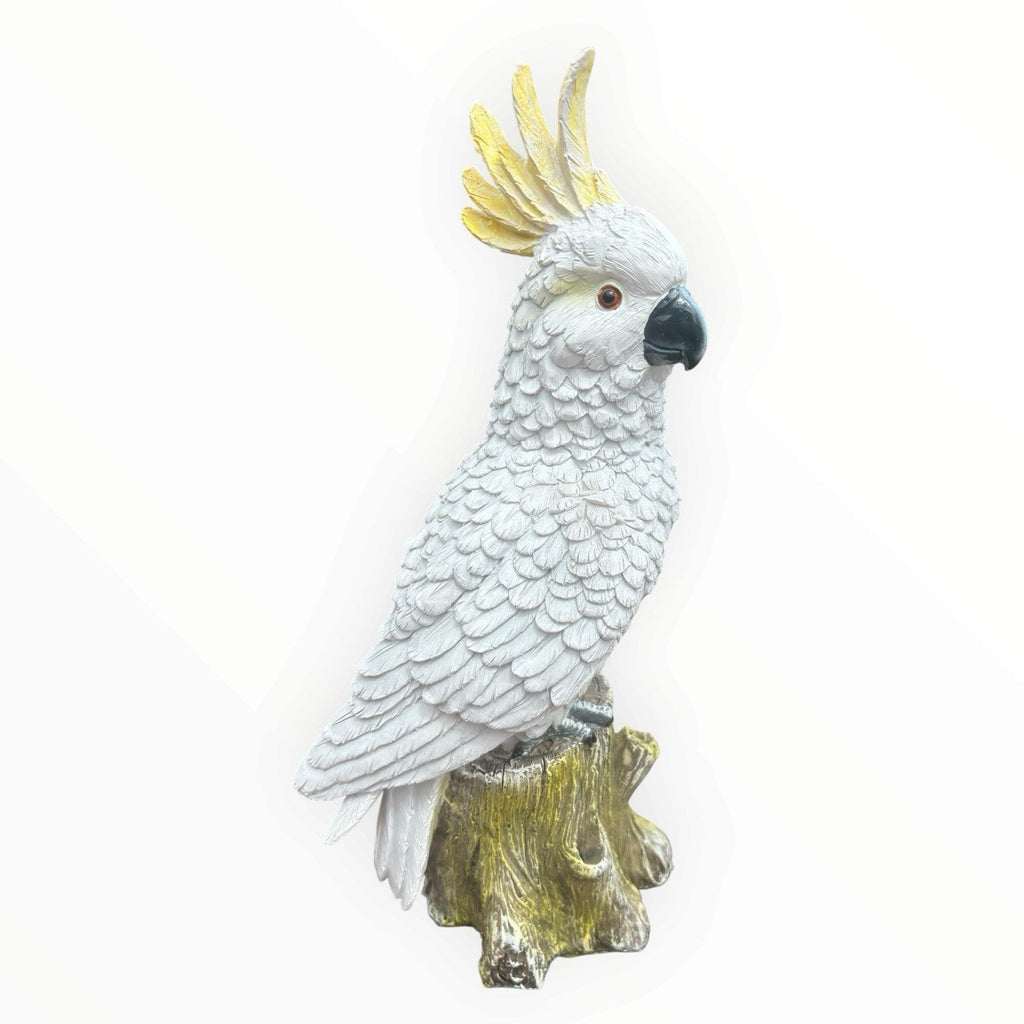 22nice4me Garden Statues white cockatoo ornament with yellow crest and detailed resin feathers on a tree stump base