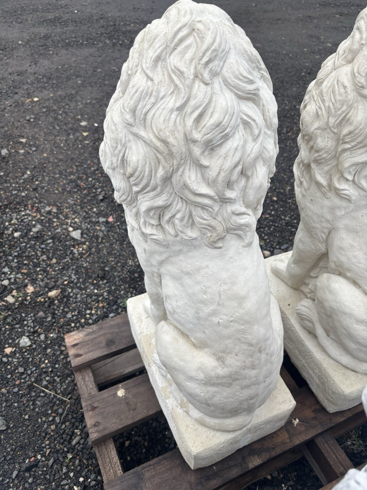 22nice4me Garden Statues pair of white concrete sitting guardian lion statues for outdoor garden decor